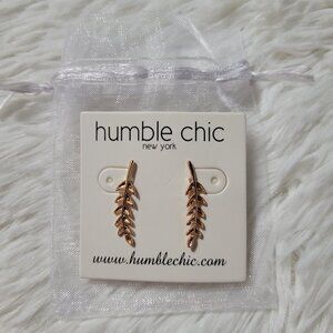 Humble Chic Leaf Design Earrings